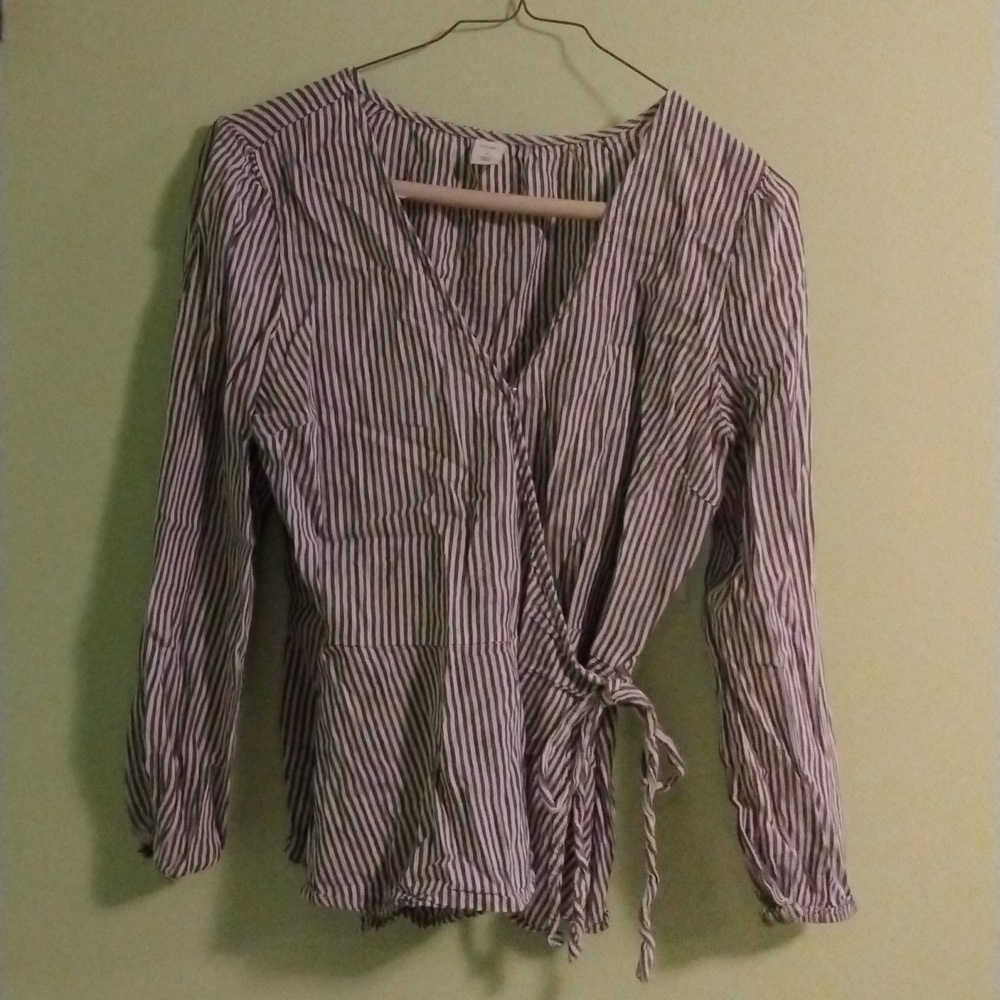 Old Navy black and white stripe side tie top
